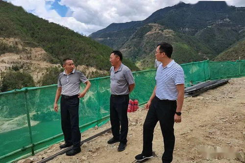 南涧县政协副主席调研交通重点建设项目现场办公效率高
